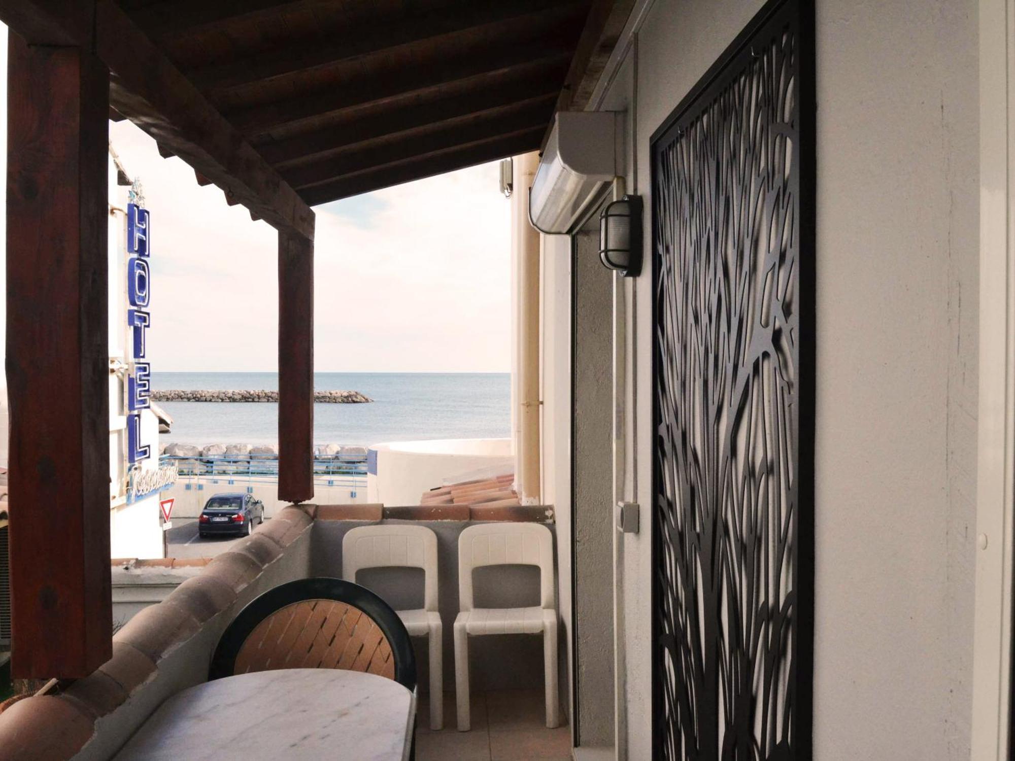 Le Dauphin Bleu Hotel Saintes-Maries-de-la-Mer Room photo