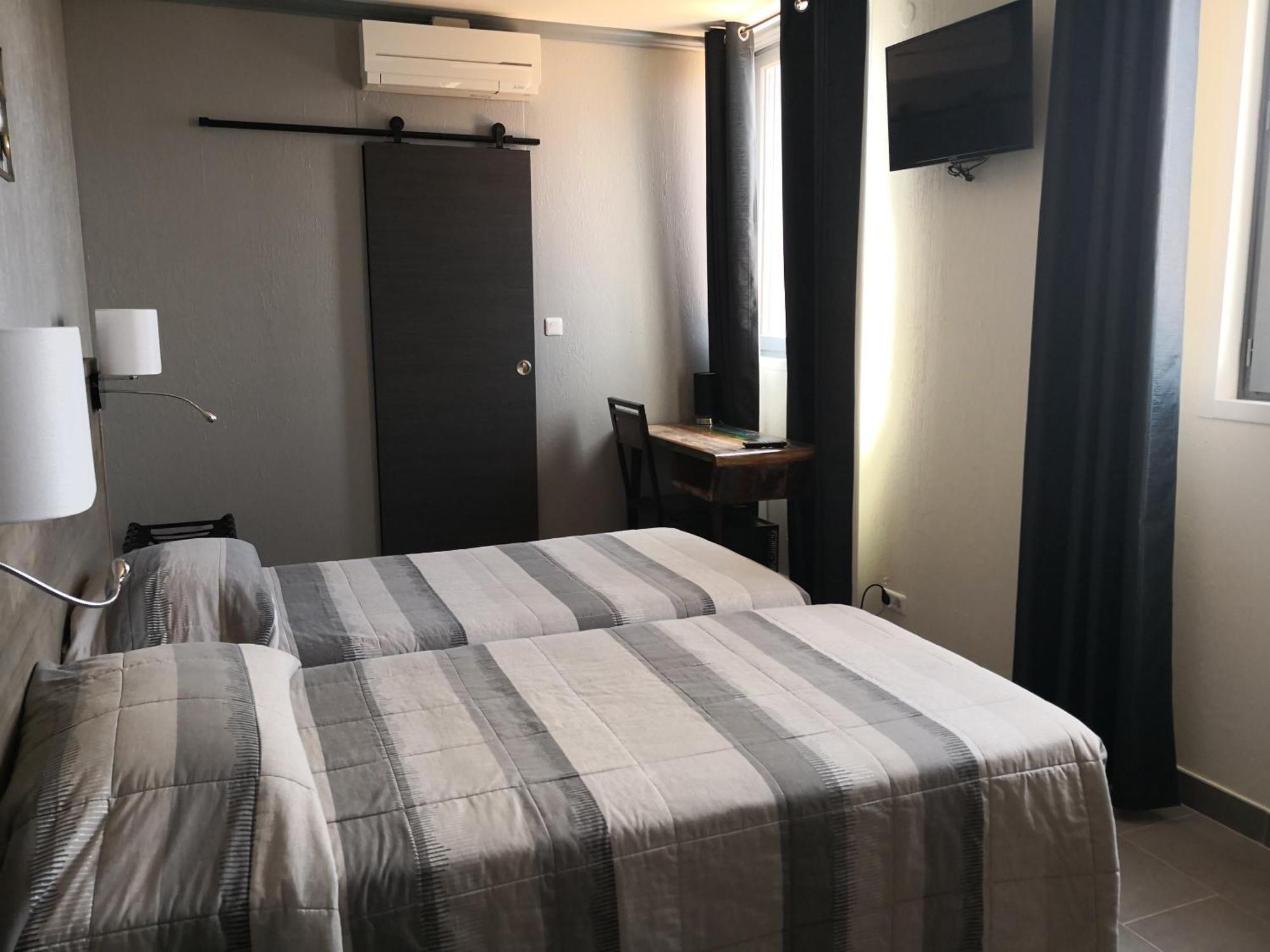 Le Dauphin Bleu Hotel Saintes-Maries-de-la-Mer Room photo
