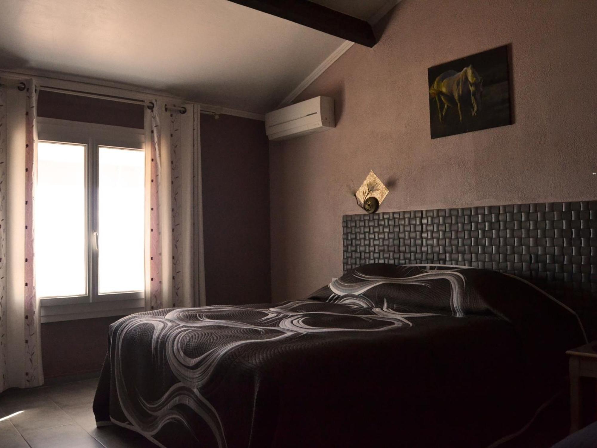 Le Dauphin Bleu Hotel Saintes-Maries-de-la-Mer Room photo